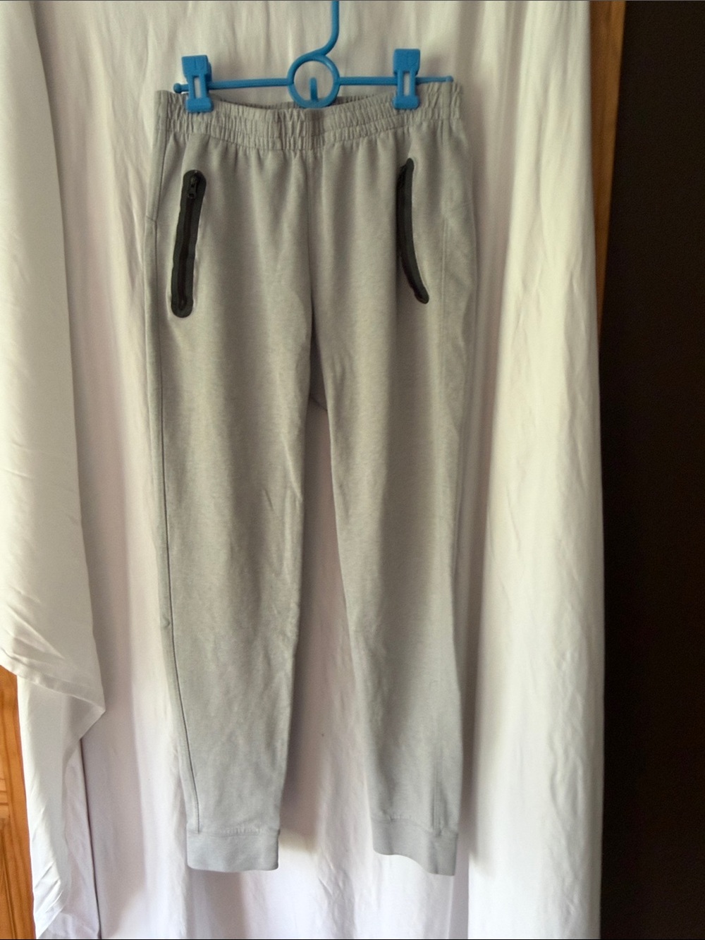 Old Navy Light Gray Men's Jogger Sweatpants with Black Zip Pockets